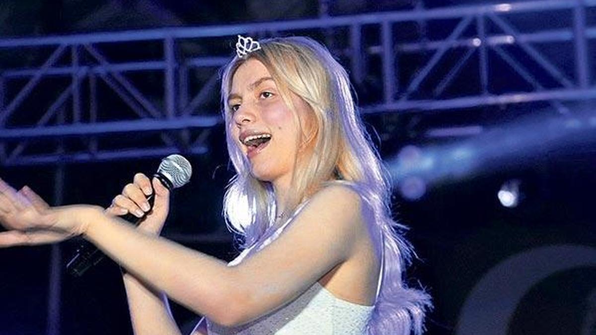 Aleyna yeniden sahnede
