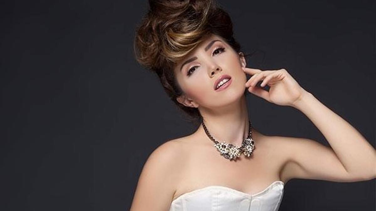 İrem Derici onun peşinde!