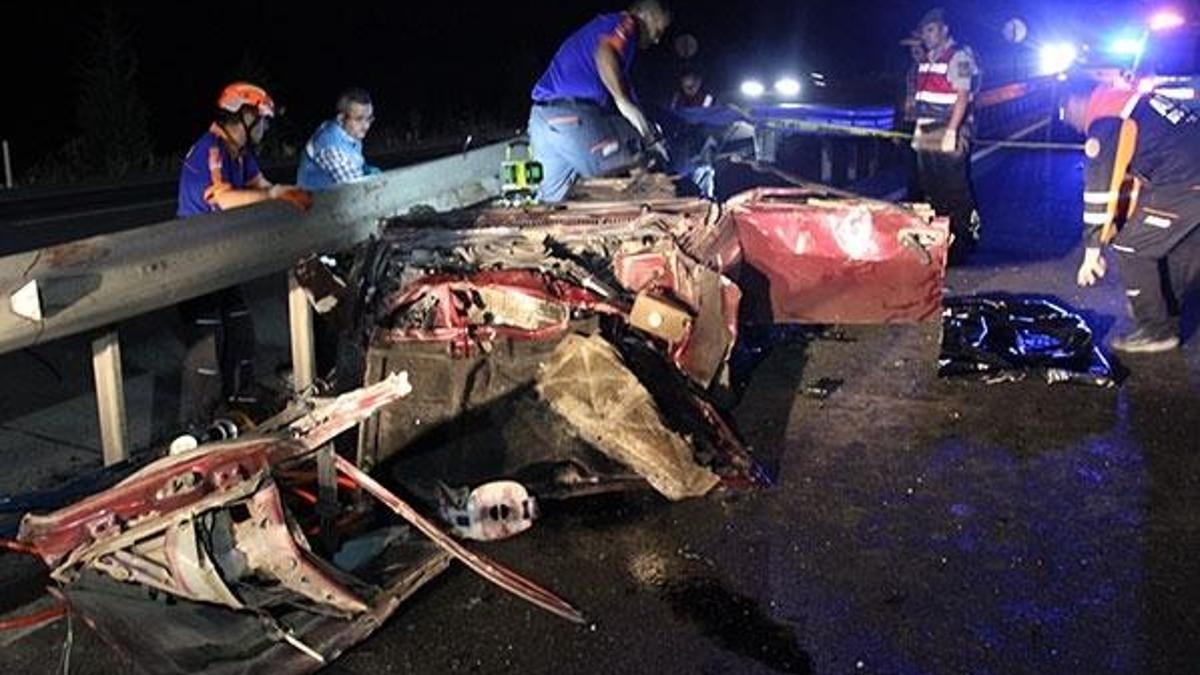 Kütahya'da bariyer otomobili biçti: 3 ölü, 1 yaralı
