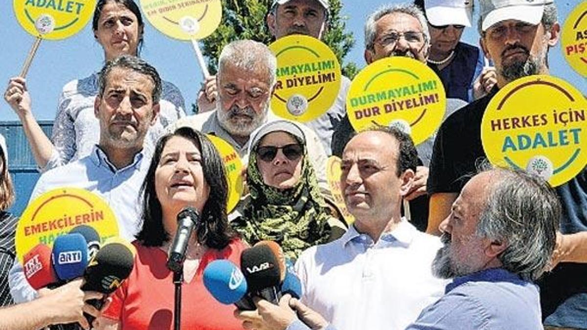 Necmettin öğretmenin öldürülmesini kınadı