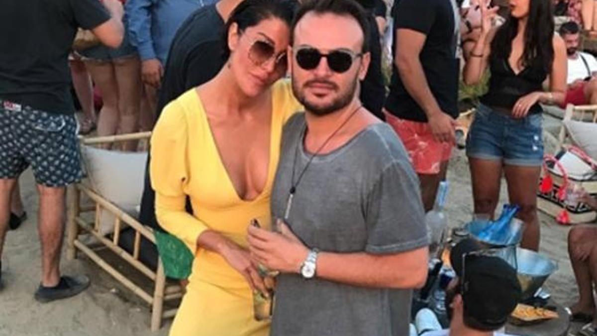 Deniz Akkaya arkadaşının oğluyla birlikte!