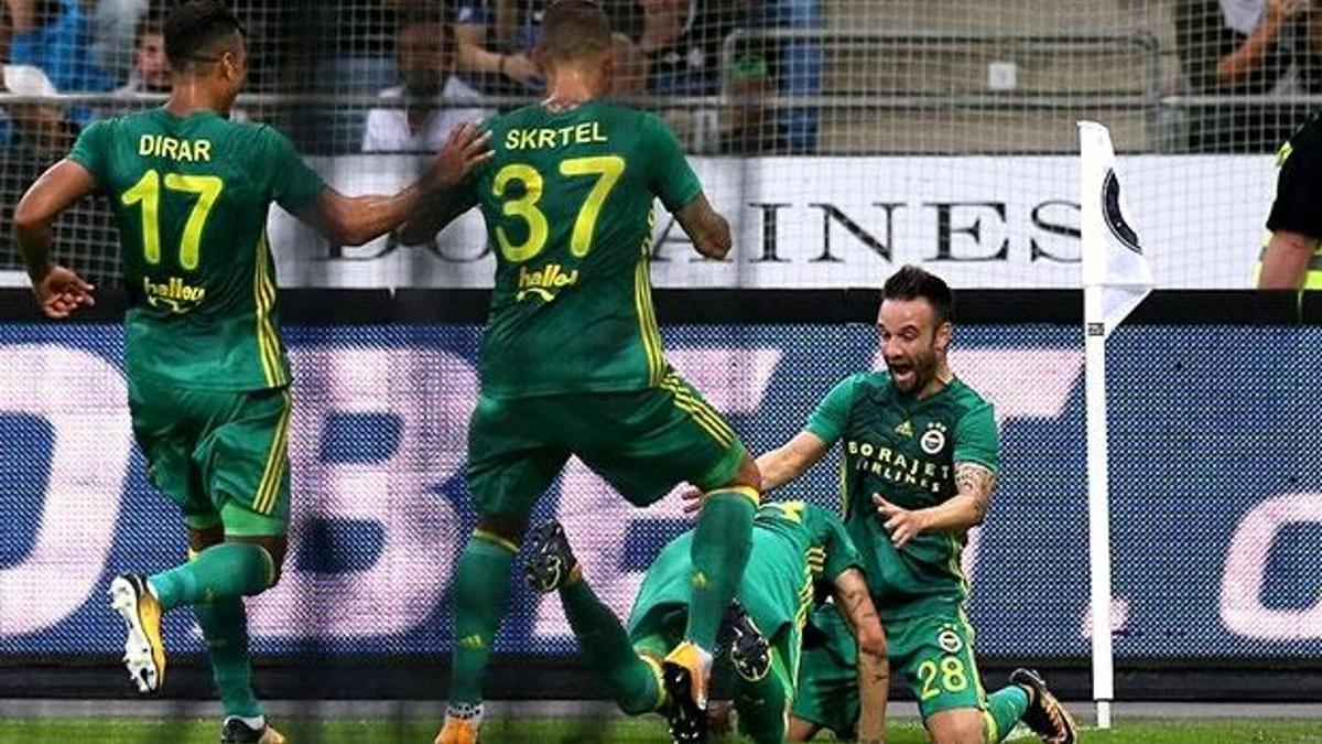 Fener tura göz kırptı