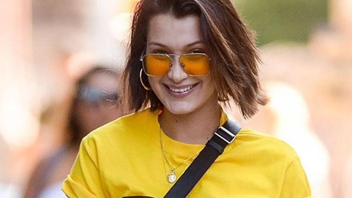 Bella Hadid etrafına neşe saçtı