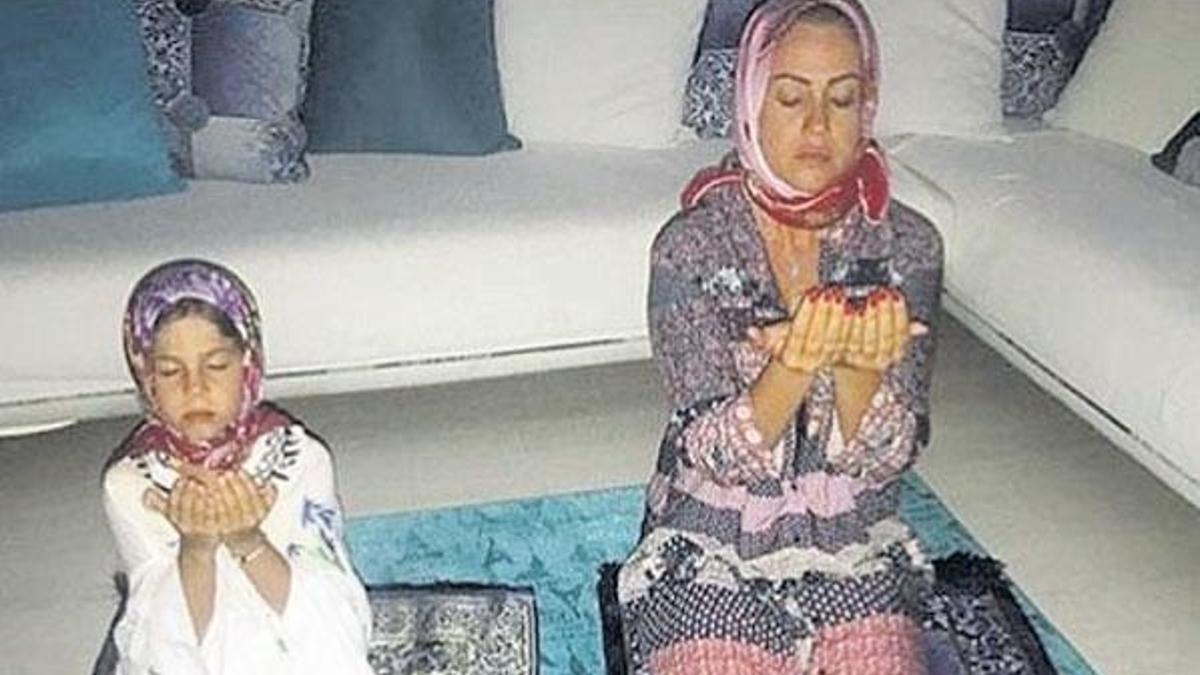 Namaz pozu olay oldu!