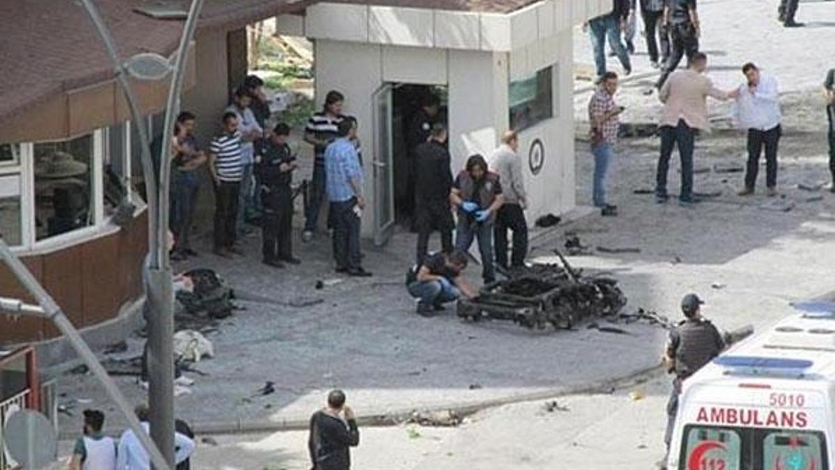 Avukat ölen teröriste rahmet diledi, salon karıştı