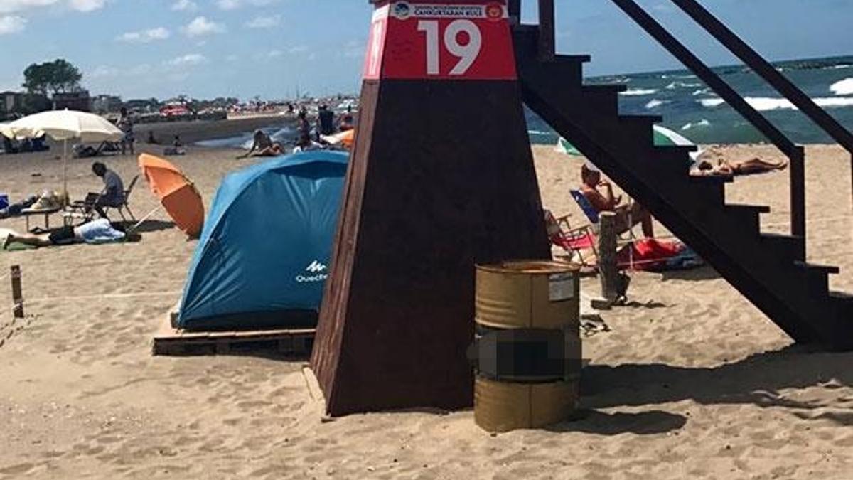 Karadeniz'de içi sıvı dolu variller bulundu