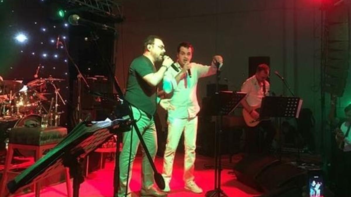 Yaşar'ın sahnesinde evlenme teklifi