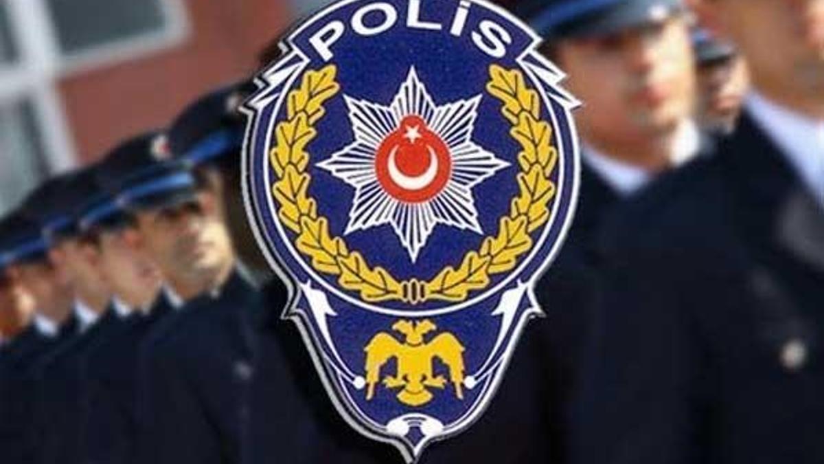 İzmir'de FETÖ'den 33 polis tutuklandı