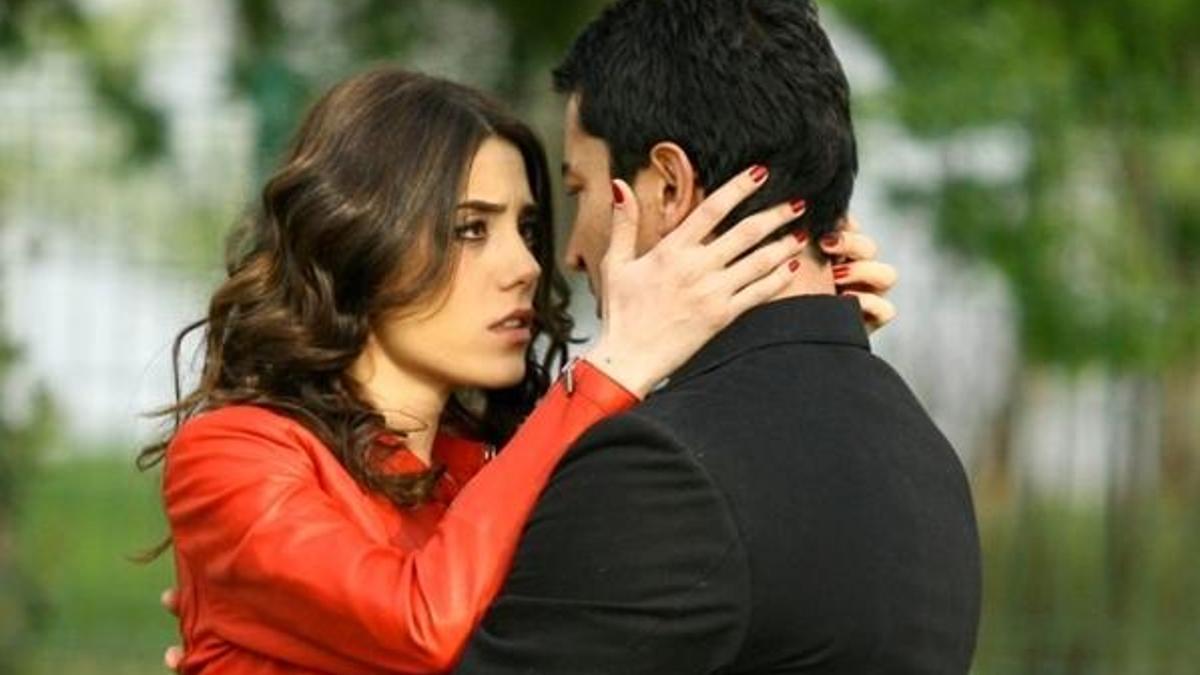Cansu Dere ve Kenan İmirzalıoğlu yeniden aynı dizide!