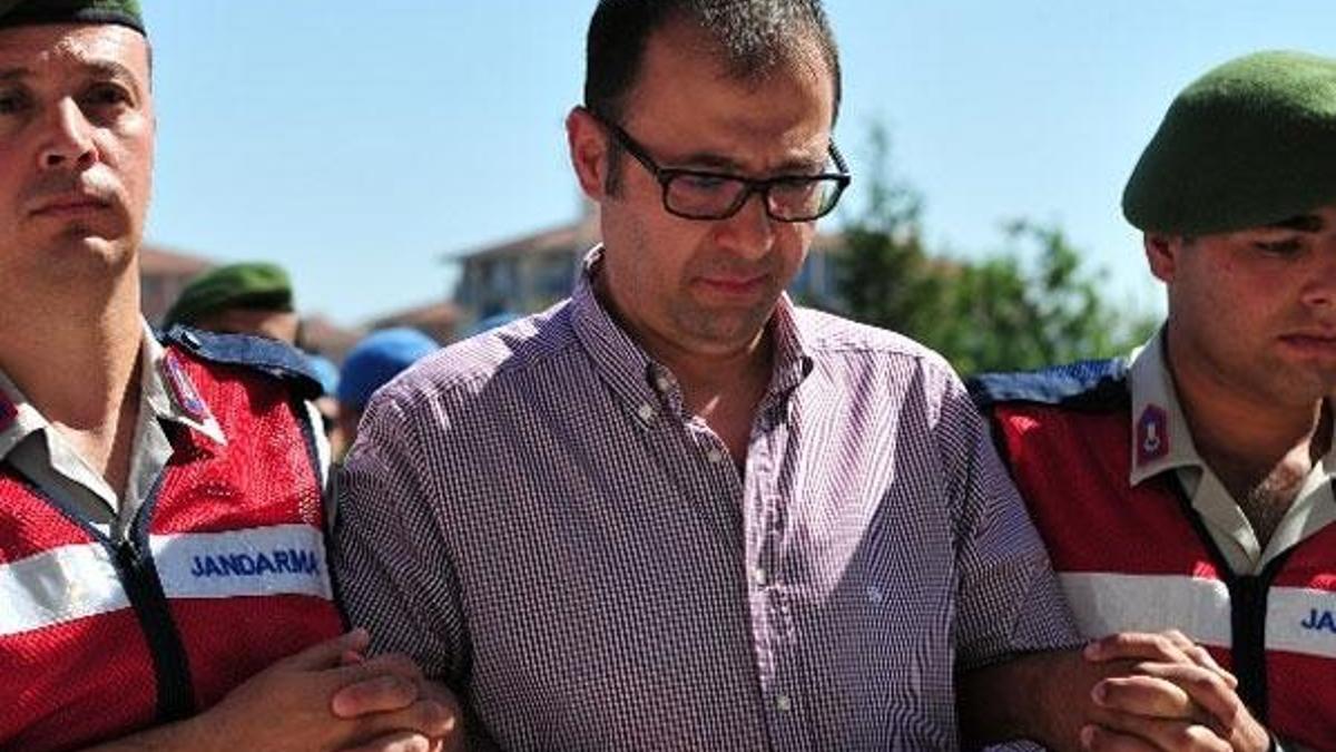 Üst düzey yöneticilerle irtibatı 'tesadüf'müş
