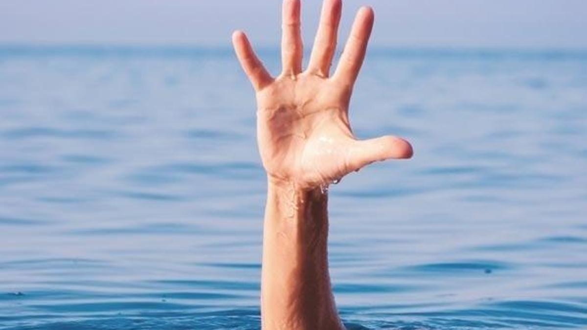 Serinlemek için çaya giren 2 arkadaş boğularak öldü