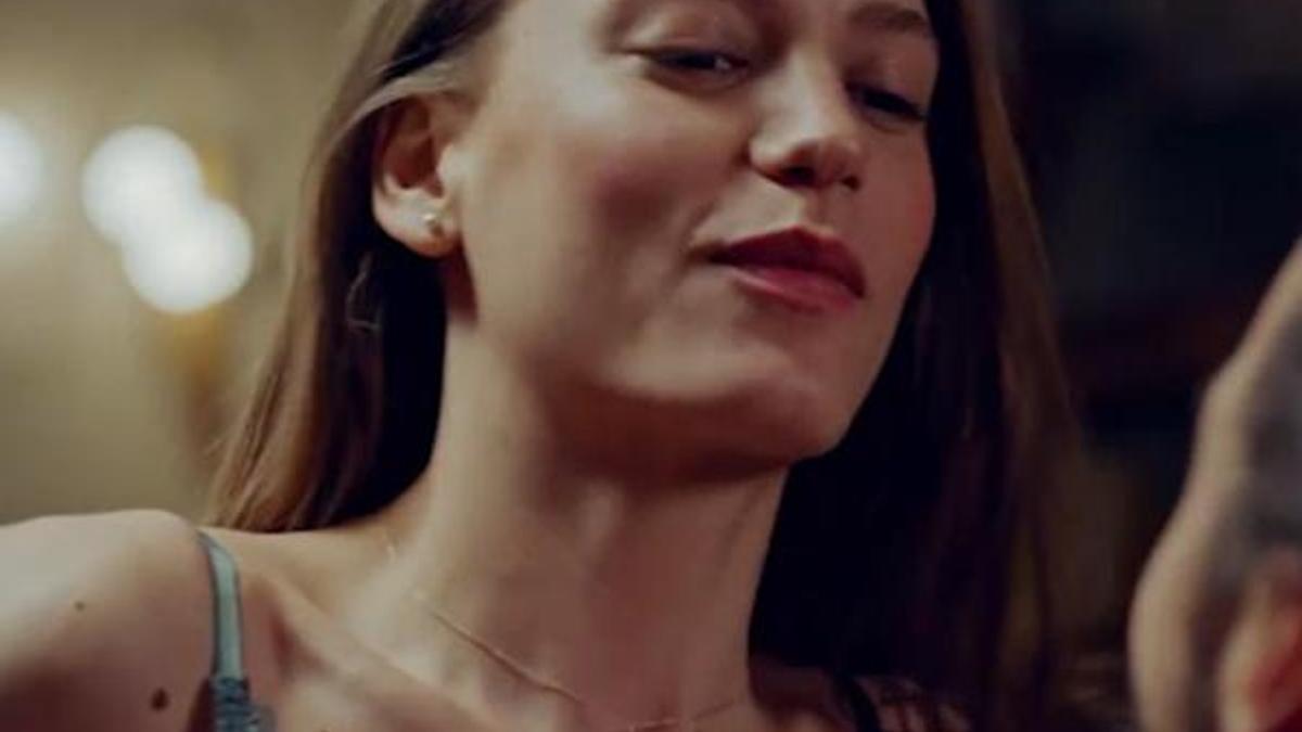 Fi'de Serenay Sarıkaya şoku! Diziden ayrılıyor mu?