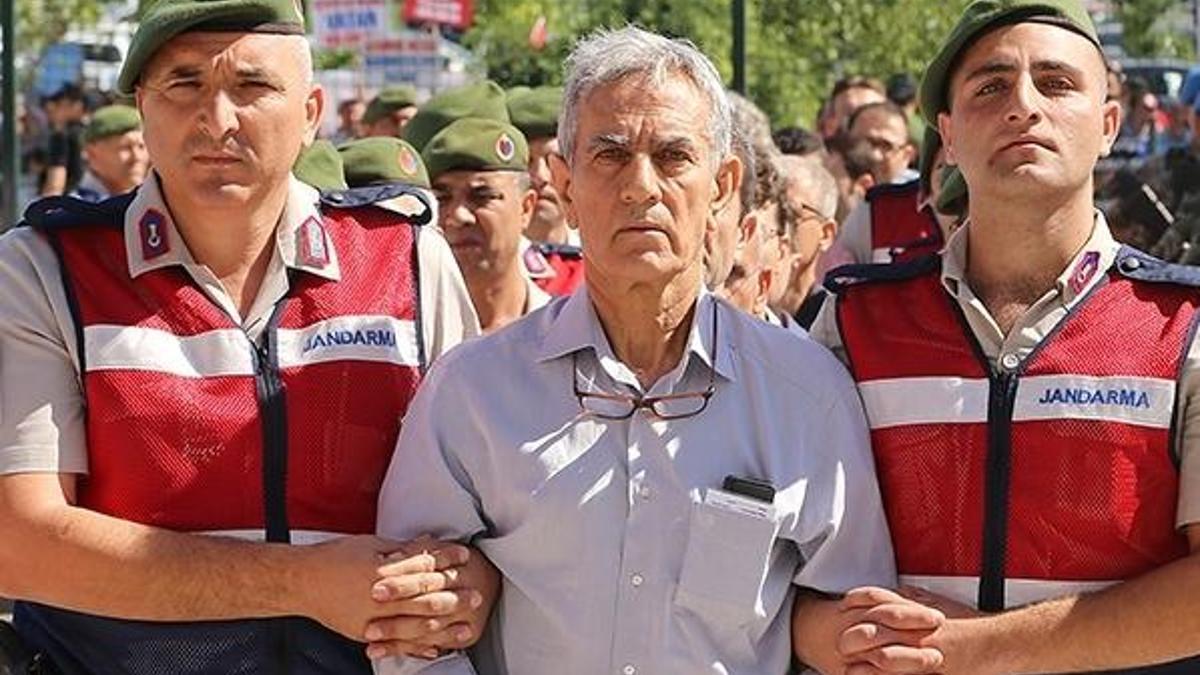 Davalar, FETÖ'cü hainlerin ikiyüzlülüğünü ortaya çıkarıyor