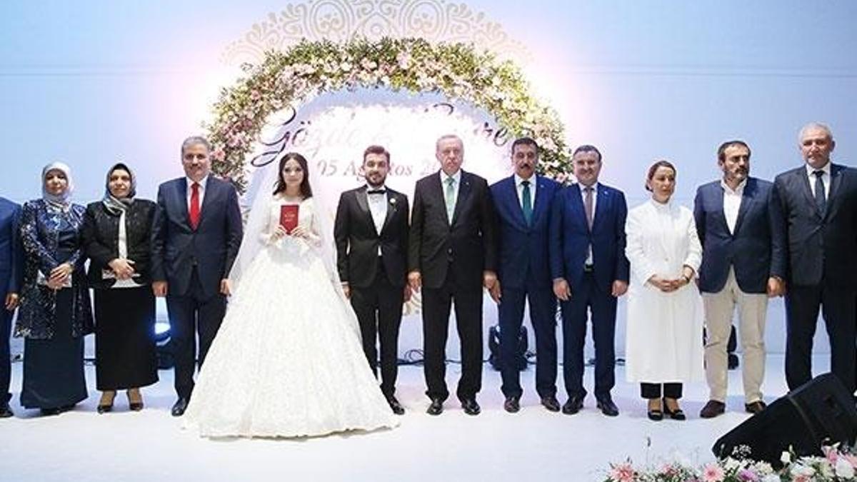 Cumhurbaşkanı Erdoğan nikah şahidi oldu