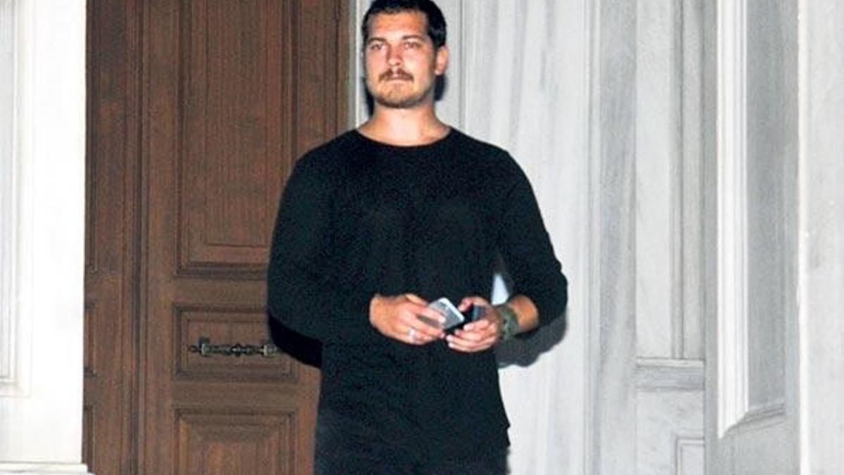 Çağatay’dan bıyık imajı