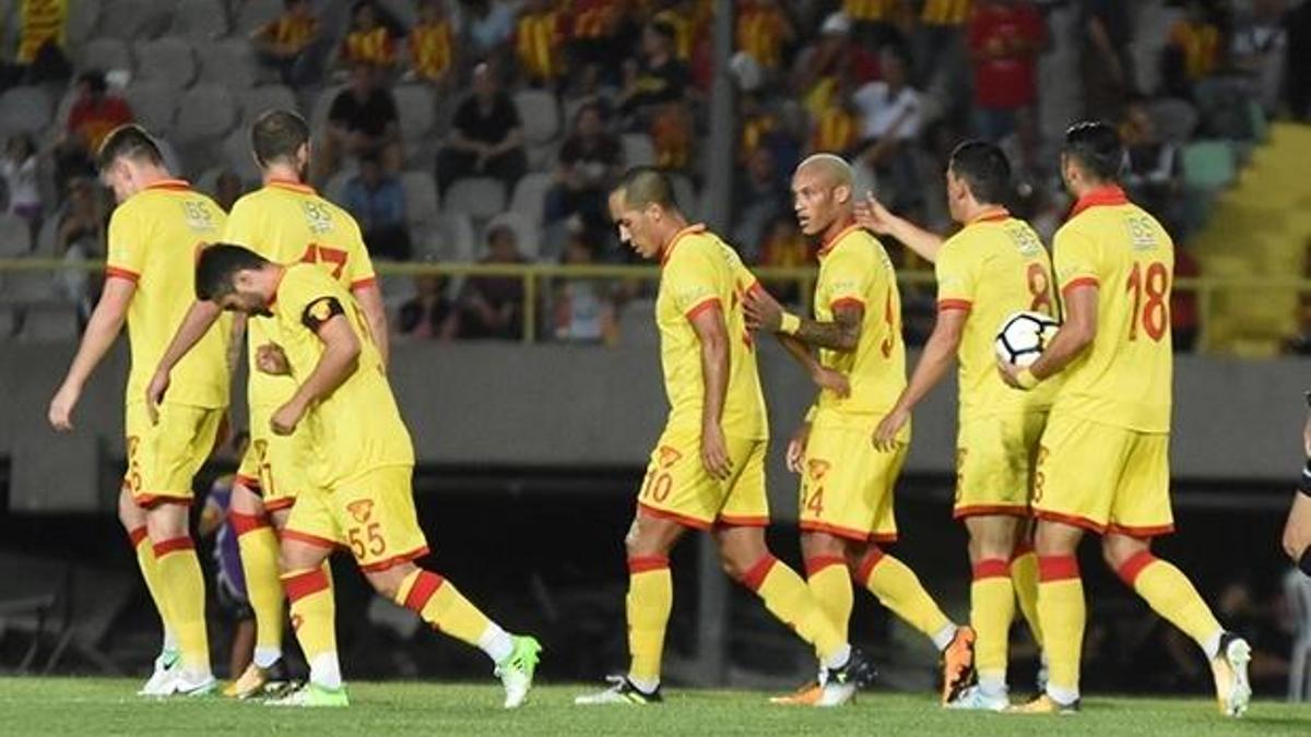 Göztepe'nin yaş ortalaması yükseldi