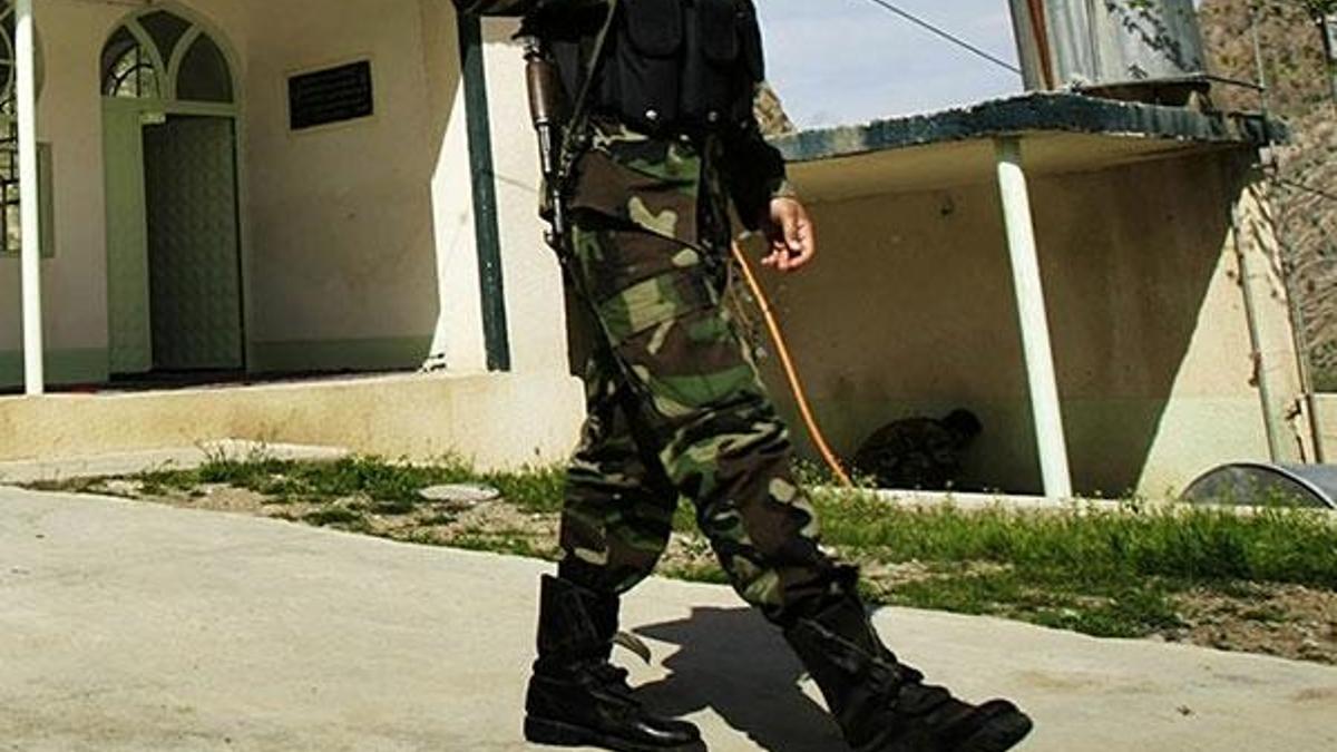 İran'da askeri birlikte ateş açıldı: 4 ölü, 8 yaralı
