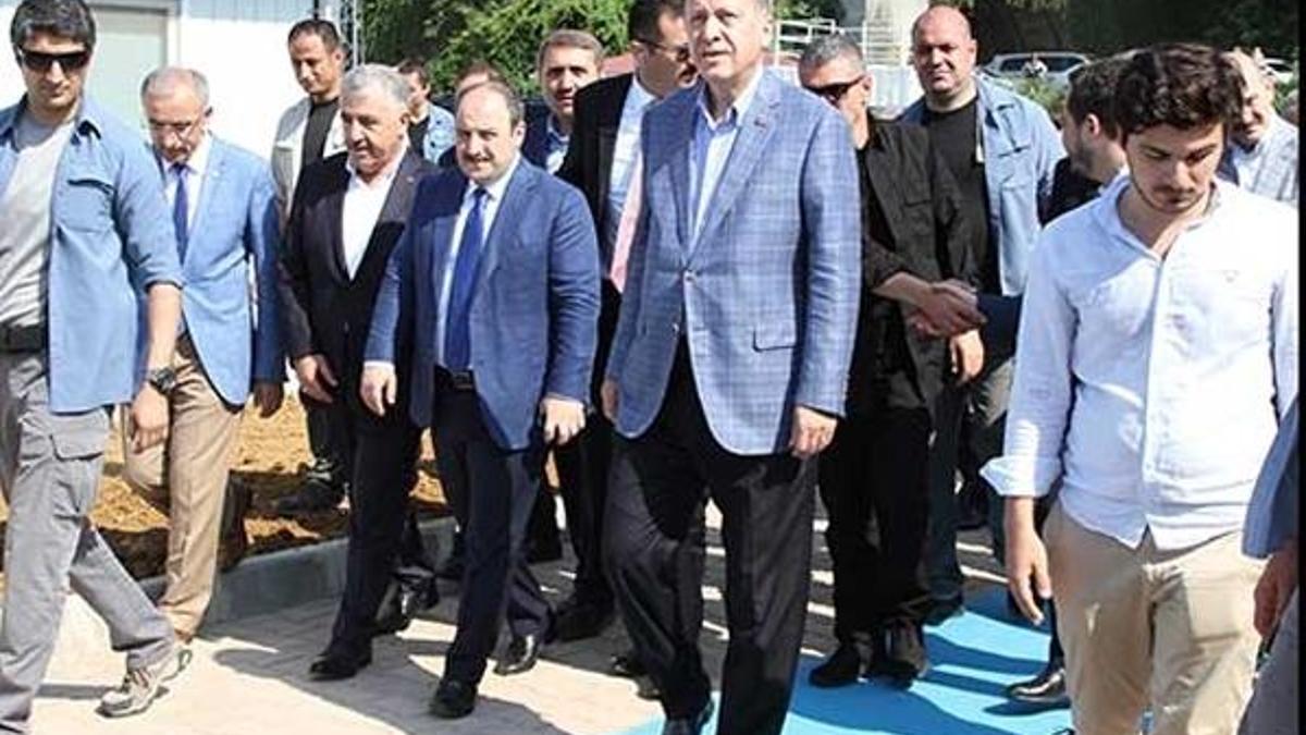 Cumhurbaşkanı Erdoğan'dan, Sarp Sınır Kapısı’nda inceleme