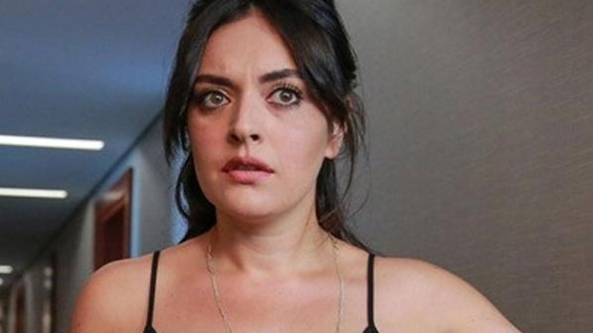 Ezgi Mola çıldırdı: Senin gibiler ölsün ki...