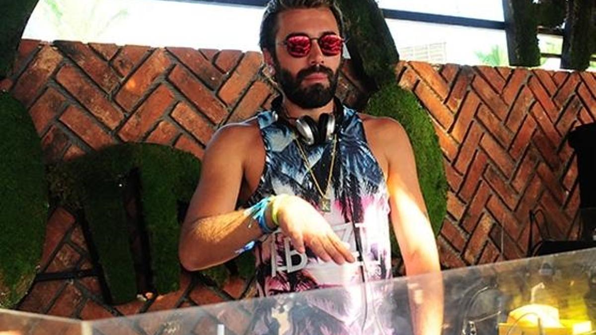 Kemal Doğulu beach'i coşturdu