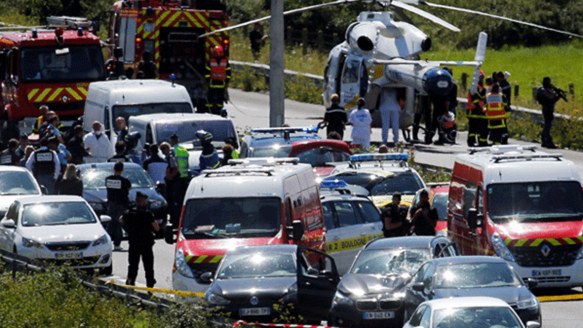 Paris'te askerlere saldıran kişinin sağlık durumu kritik