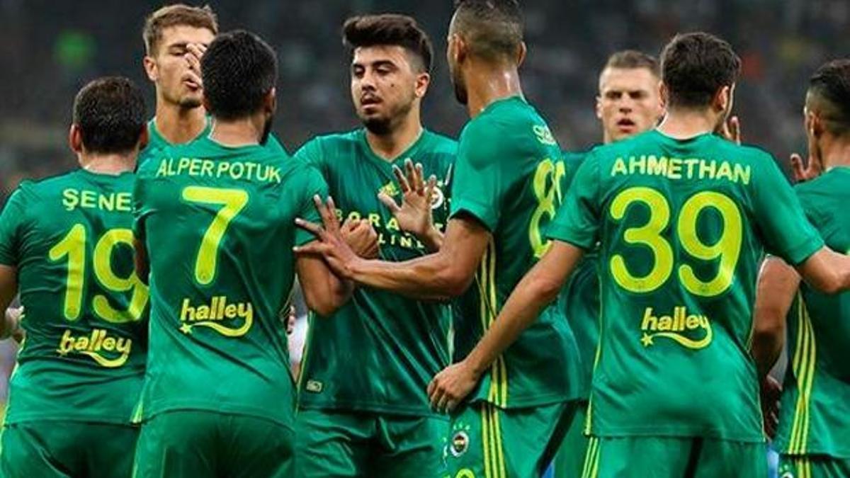 Fenerbahçe'nin UEFA listesi belirlendi