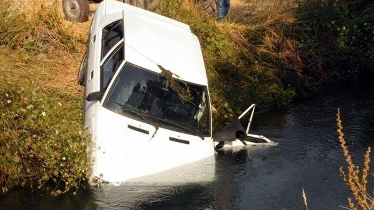 Tokat'ta otomobil kanala düştü: 1 çocuk öldü, 5 yaralı
