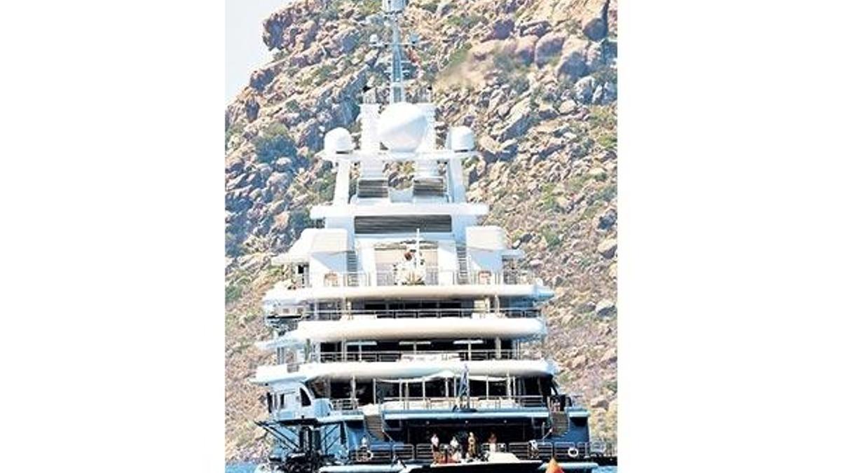 Yüzen apartman Bodrum’da