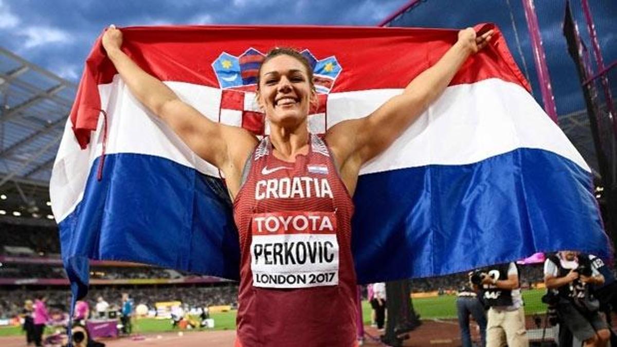 Altın madalya Sandra Perkovic'in