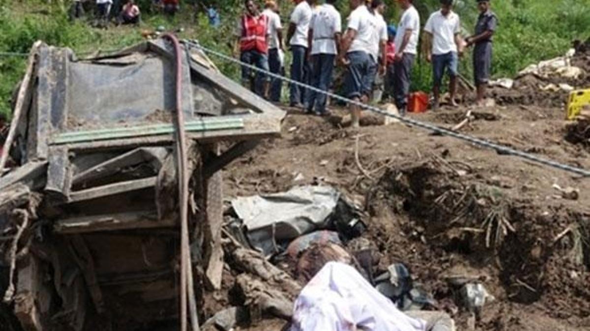 Hindistan'da toprak kayması: 46 ölü