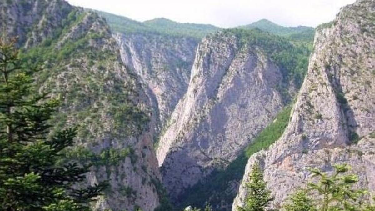 Valilik yasakladı! Buraya 3 kişiden az girilmiyor