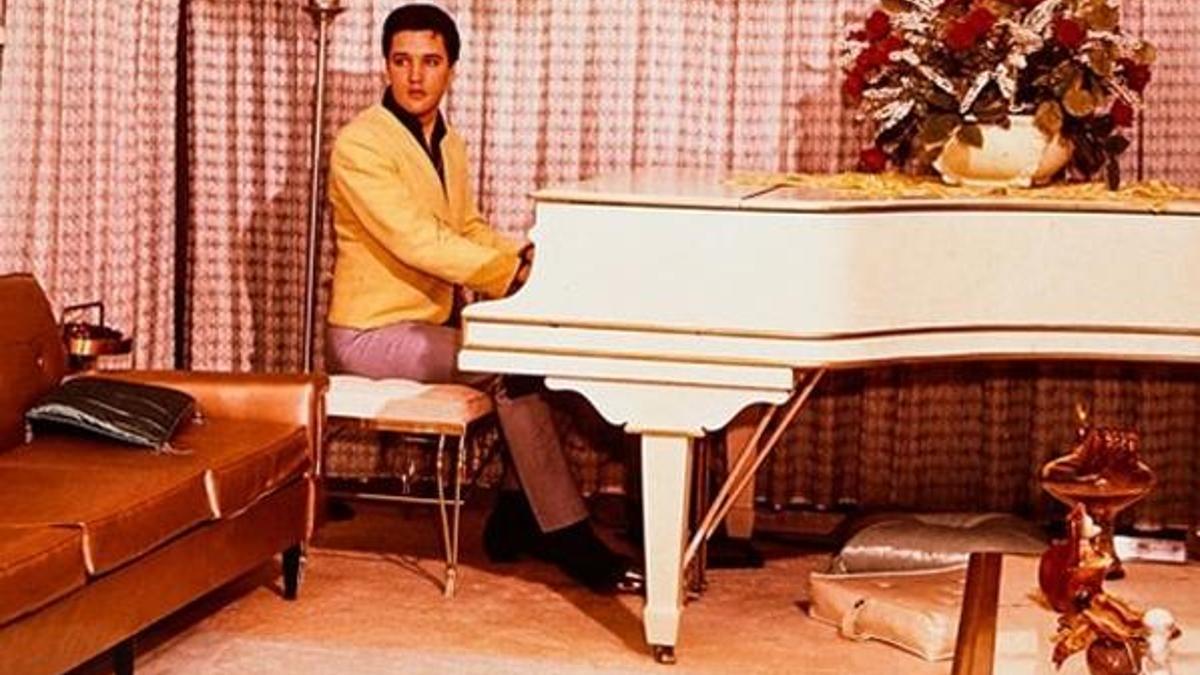 Elvis'in piyanosu satışta!