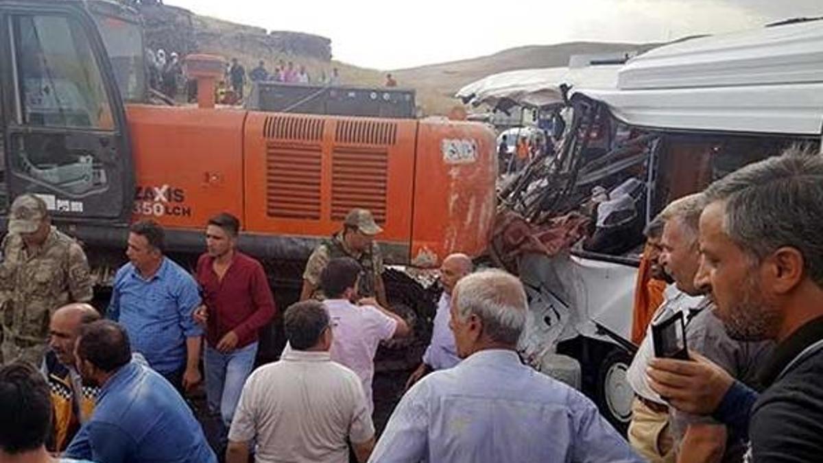 Ağrı’daki kazada hayatını kaybeden 8 kişinin isimleri belli oldu