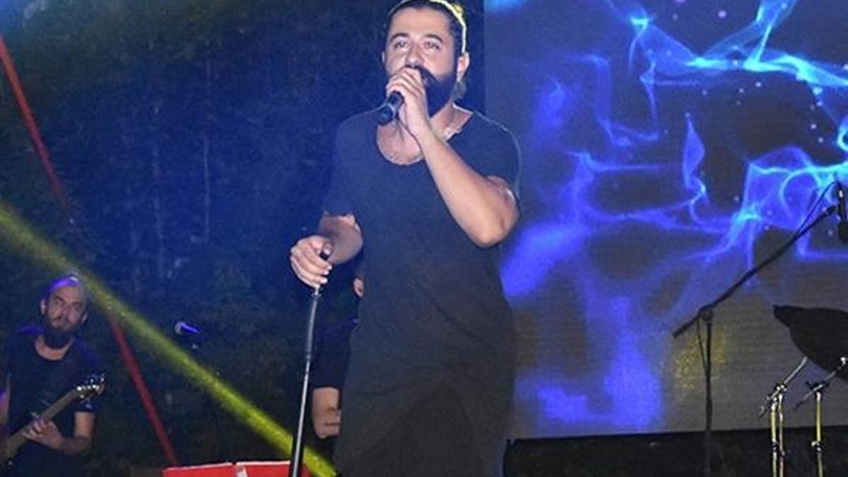 'Saçımı sakalımı aşk acısından kesmiyorum'