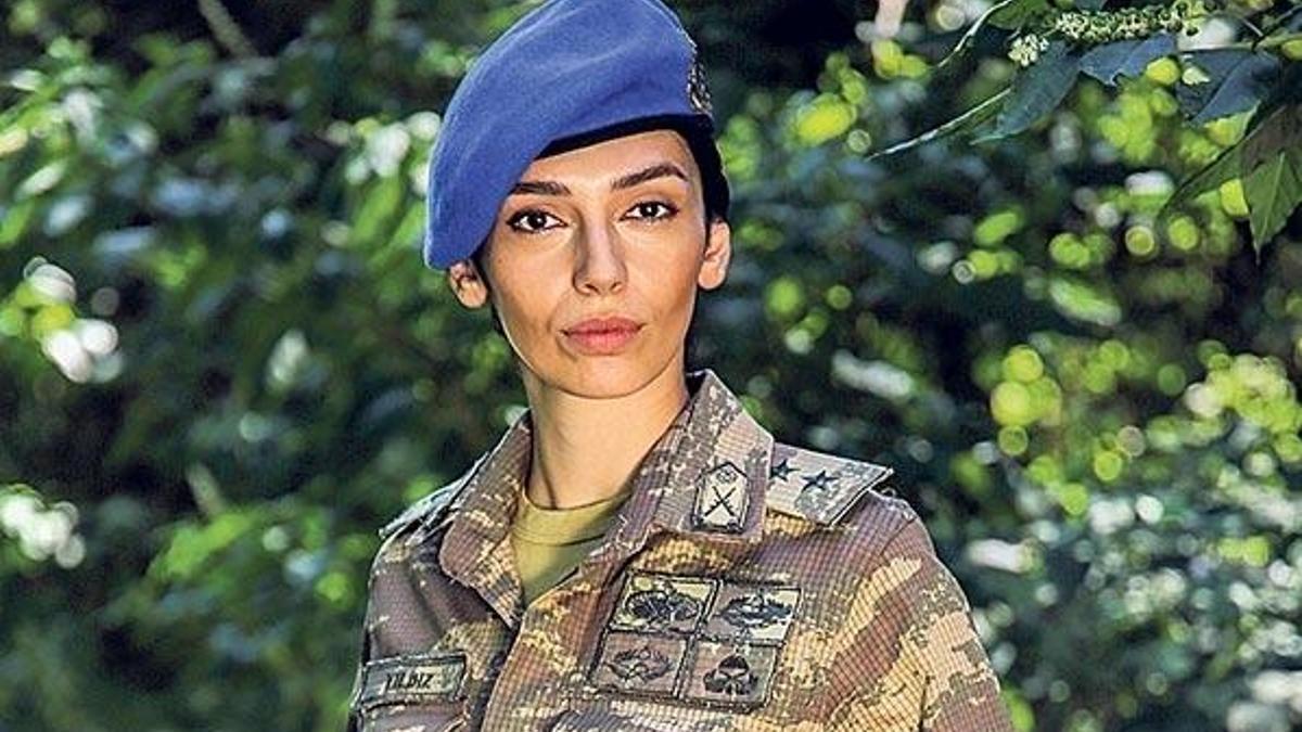 Asker Türk kadını