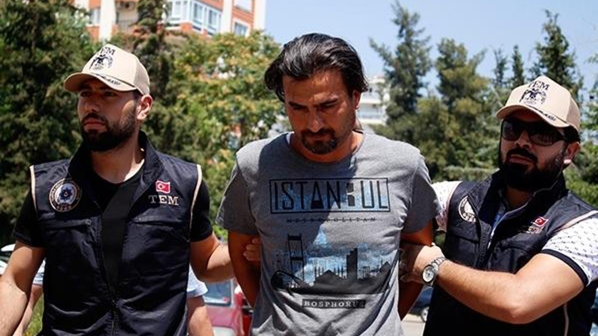 FETÖ'cü yarbay bakın nasıl saklanmış!