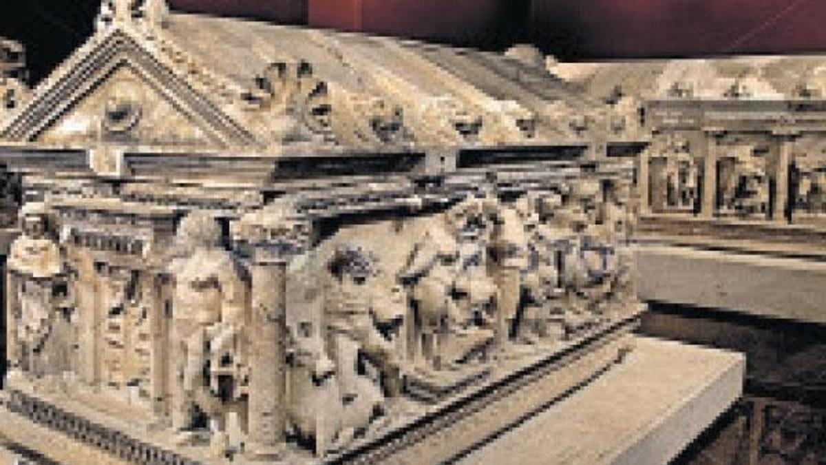 Herakles Lahdi vatanına dönüyor