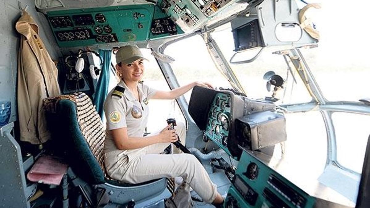 Çocukken ateşten korkardım şimdi helikopterle yangın söndürüyorum