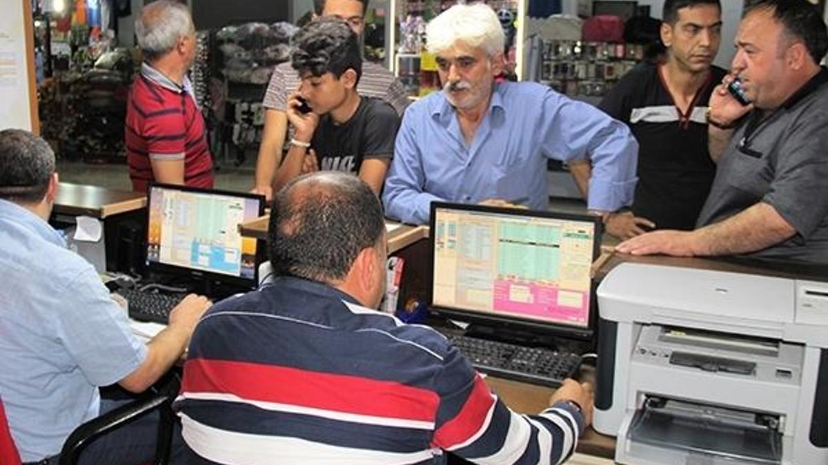 Bayram tatili uzadı, otobüs biletleri tükenme noktasına geldi