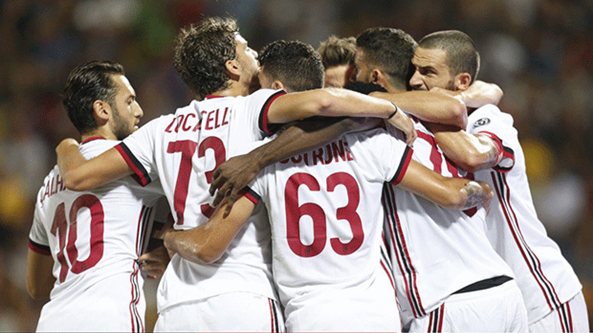 Çalhanoğlu'lu Milan deplasmanda farklı kazandı