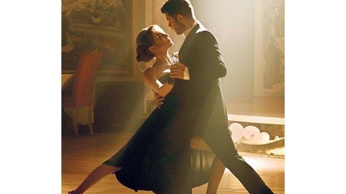 İkiliden romantik dans