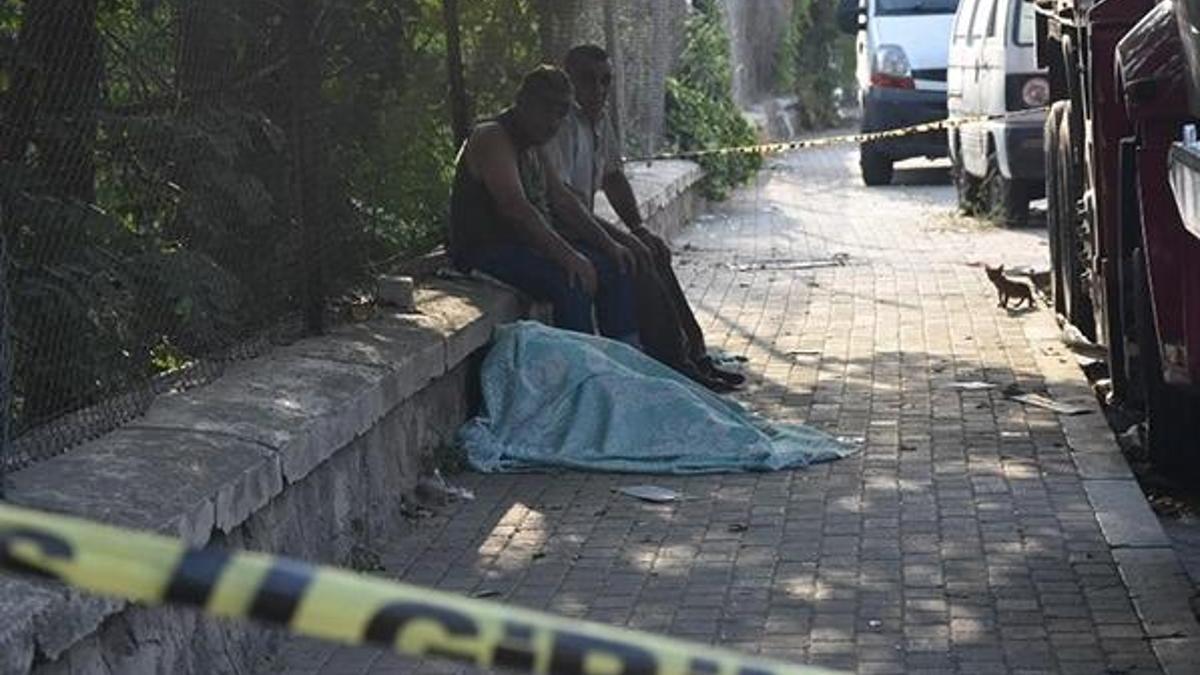 Yolda fenalaşan firari asker öldü