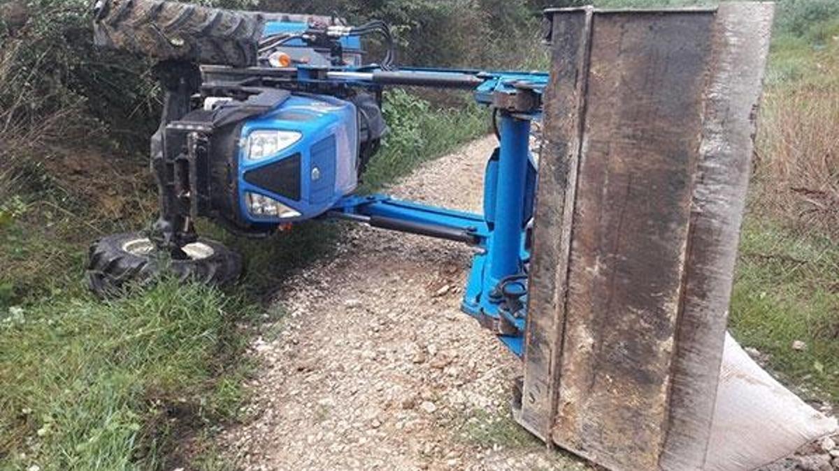 İş makinesinin altında kaldı, 'yolda bulduk' dediler