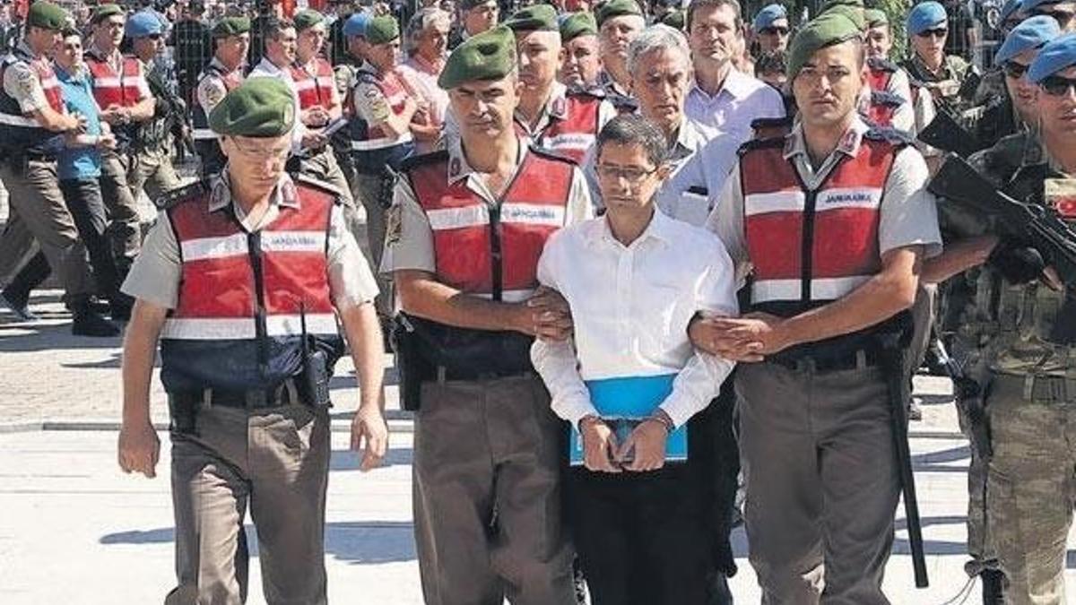 "Ne yani darbeye izin mi verecektik"