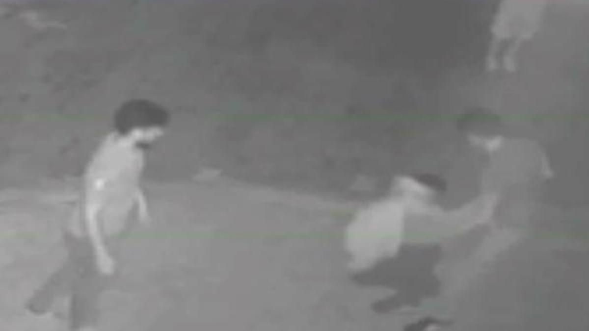 İlçeyi ayağa kaldıran akılalmaz olay... Kadın öğretmene uçan tekme attı!
