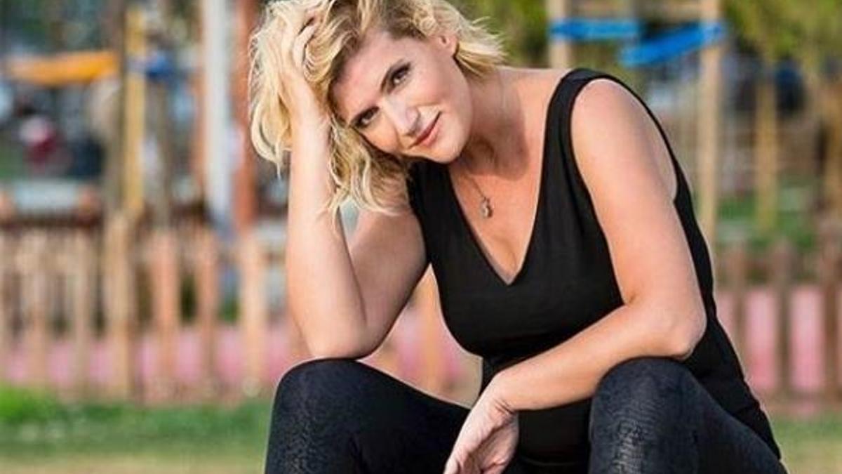 Özge Uzun Türkiye'yi terk ettiğini açıkladı!