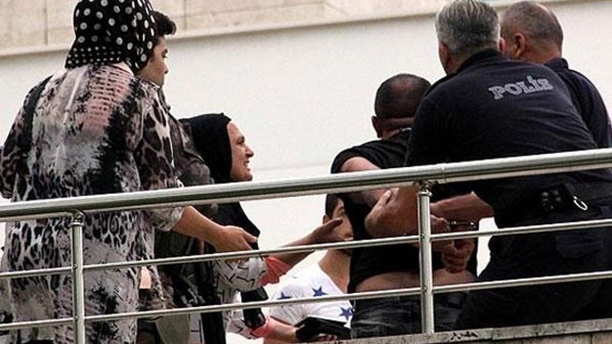 Cinayet davası öncesi adliye önünde silahlı kavga