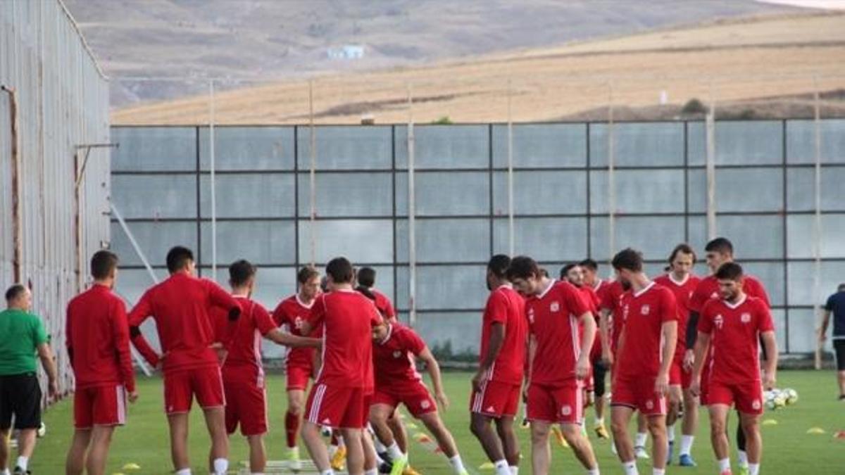 Sivasspor sürpriz peşinde
