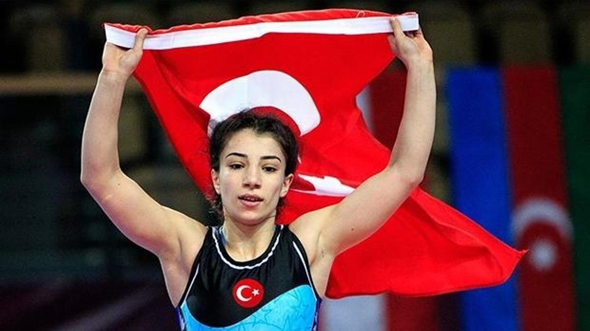 Evin Demirhan'dan bronz madalya