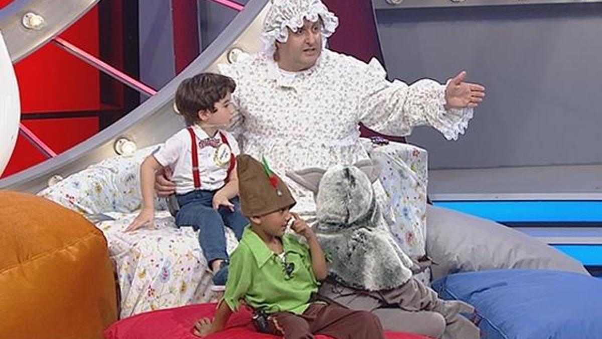 İlker Ayrık, 'Kırmızı Başlıklı Kız'ın babaannesi oldu!